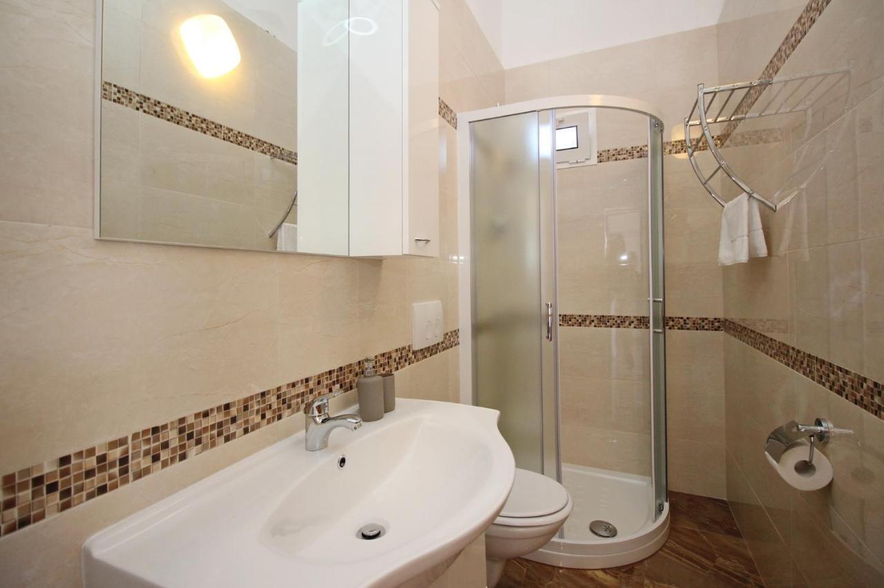 Apartments With A Parking Space Baska, Krk - 18716 מראה חיצוני תמונה